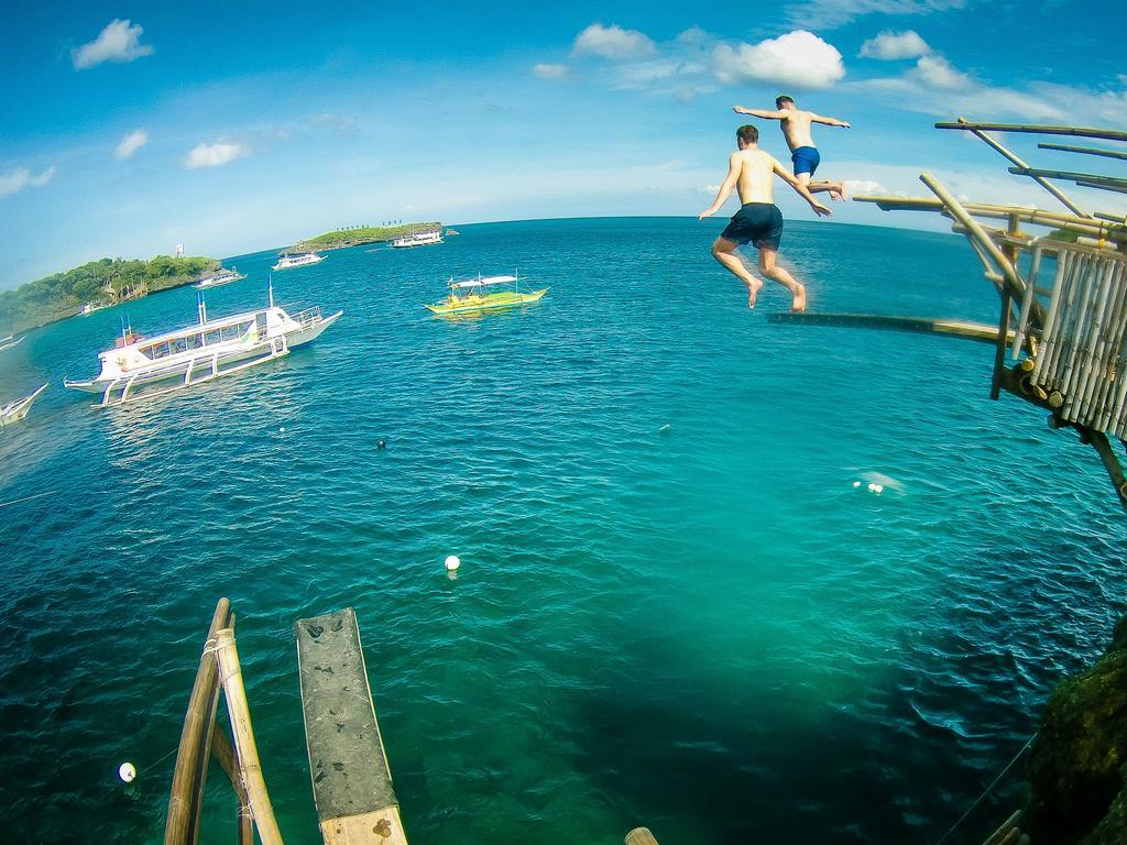 Jeepney Hostel And Kite Resort Balabag  Exteriör bild