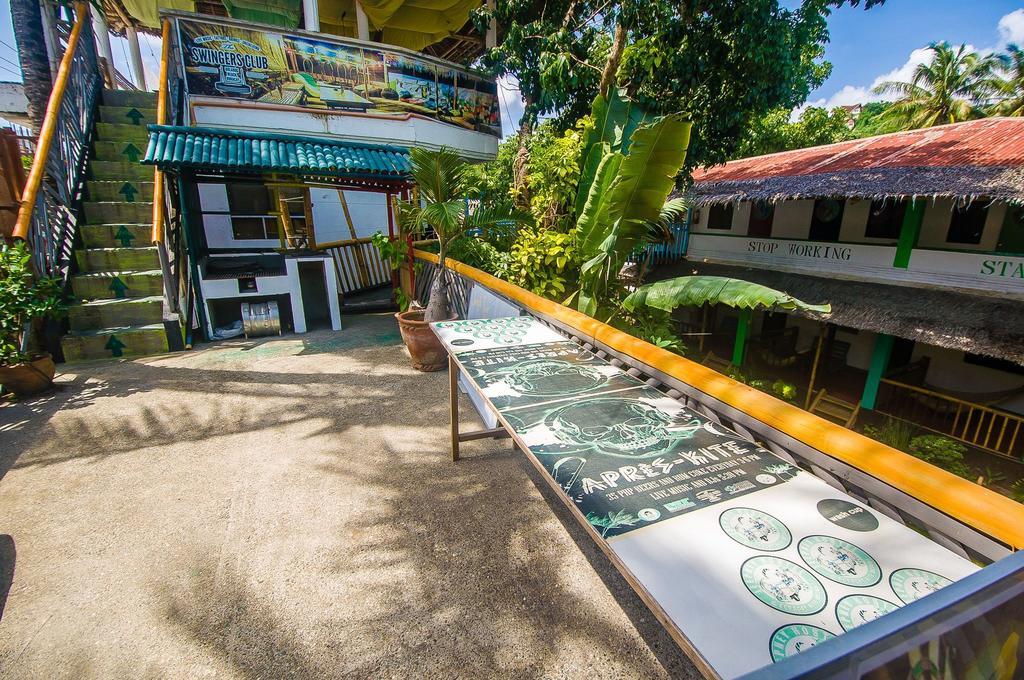 Jeepney Hostel And Kite Resort Balabag  Exteriör bild