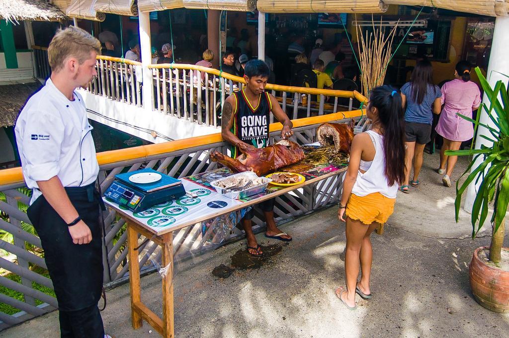 Jeepney Hostel And Kite Resort Balabag  Exteriör bild