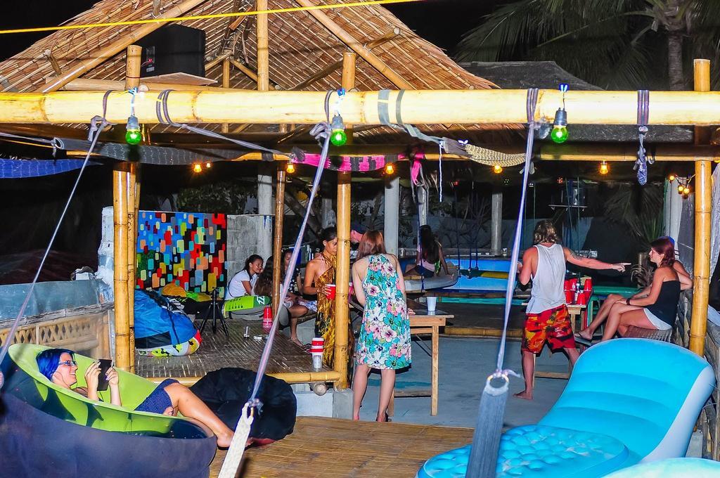 Jeepney Hostel And Kite Resort Balabag  Exteriör bild