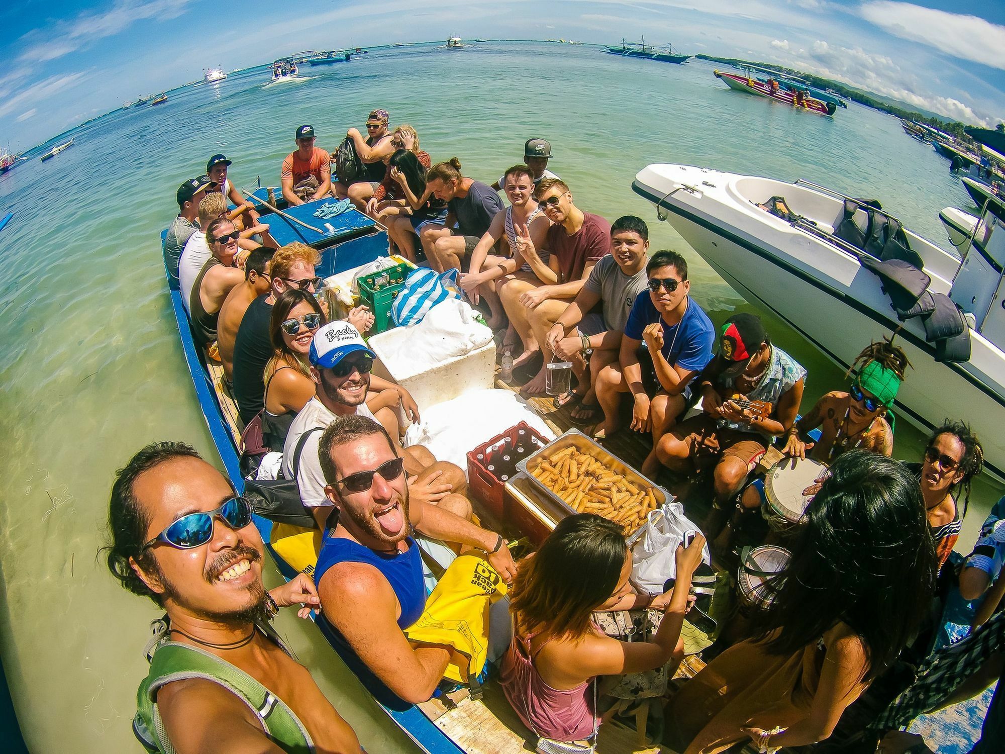 Jeepney Hostel And Kite Resort Balabag  Exteriör bild