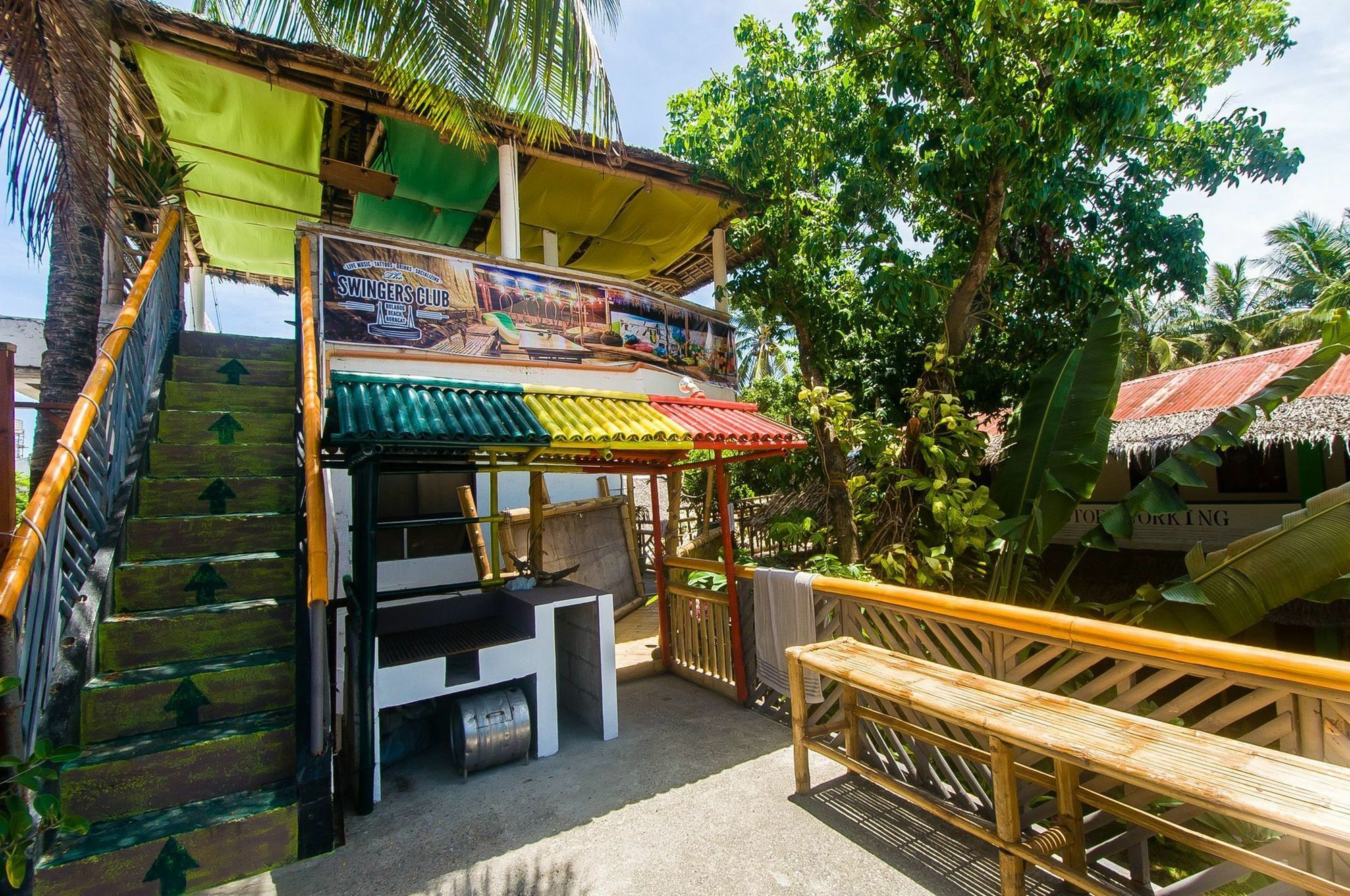Jeepney Hostel And Kite Resort Balabag  Exteriör bild